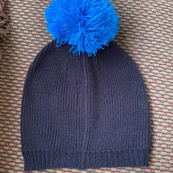 “HAPPY” black winter hat from “Trolls” with Turquoise ball -almost new - Picture 4 of 4